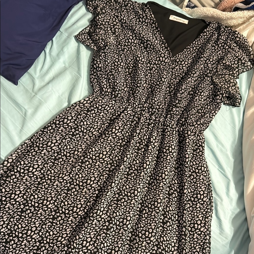 Black and White V-Neck Flutter Sleeve Midi Sundress